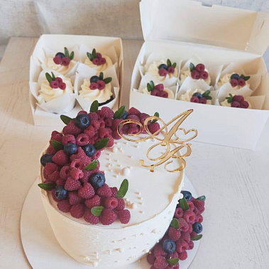 «Пиршество ягод» купить - абакан.сладкоежкин.рф